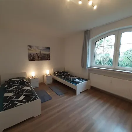 Spacious For Traveler And Fitter